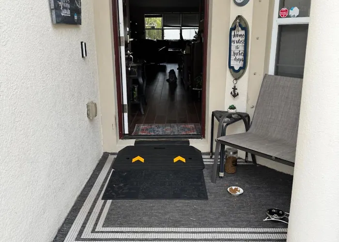 Ruskin Fl Private 2 Bdrm 1 Bath Suite Common Areas Shared With Host And Cat