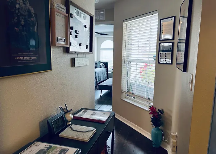 Ruskin Fl 2 Bdrm 1 Bath Suite Host And Cat Share Common Areas