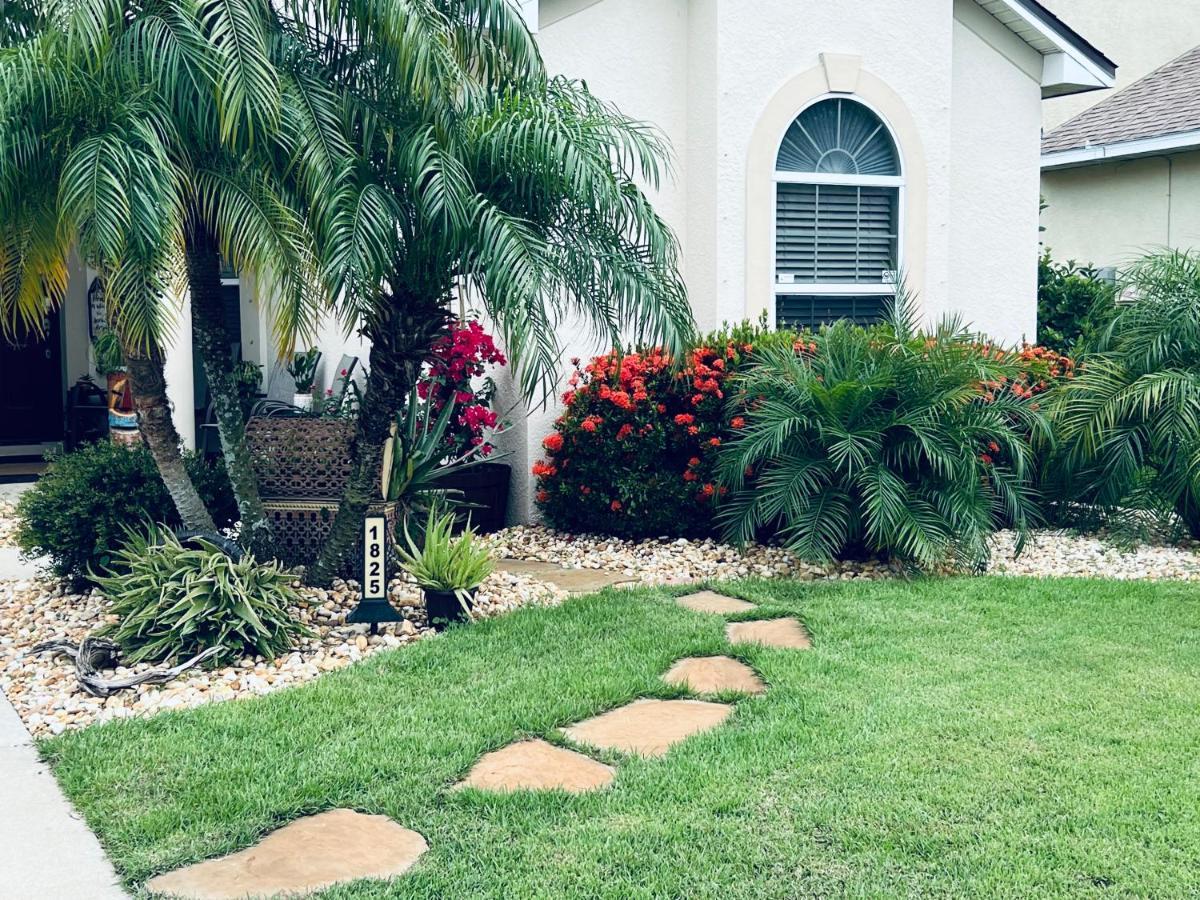 Ruskin Fl 2 Bdrm 1 Bath Suite Host And Cat Share Common Areas