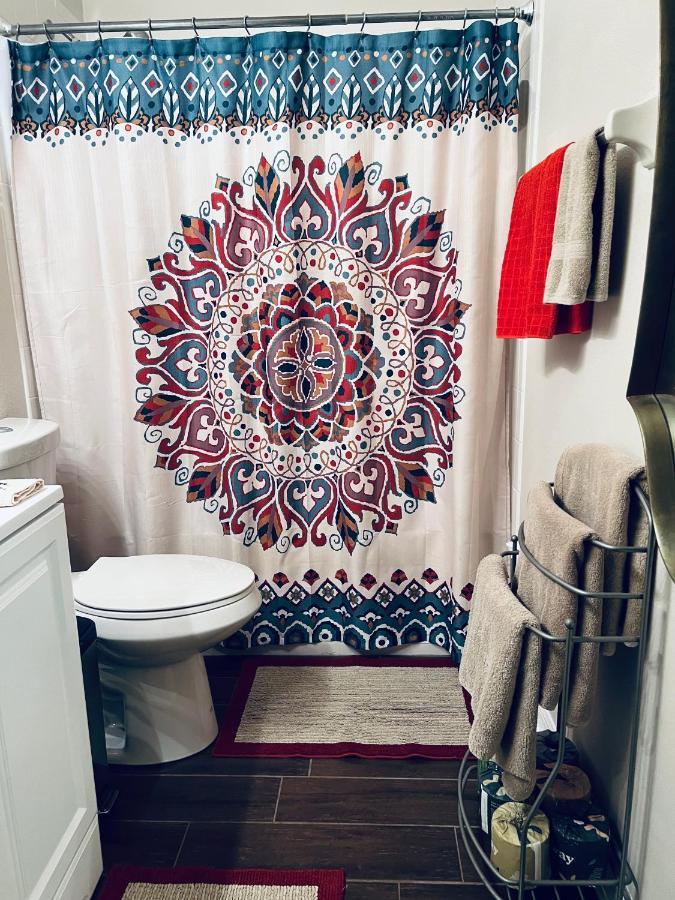Homestay Fl Private 2 Bdrm 1 Bath Common Areas Shared With Host And Cat