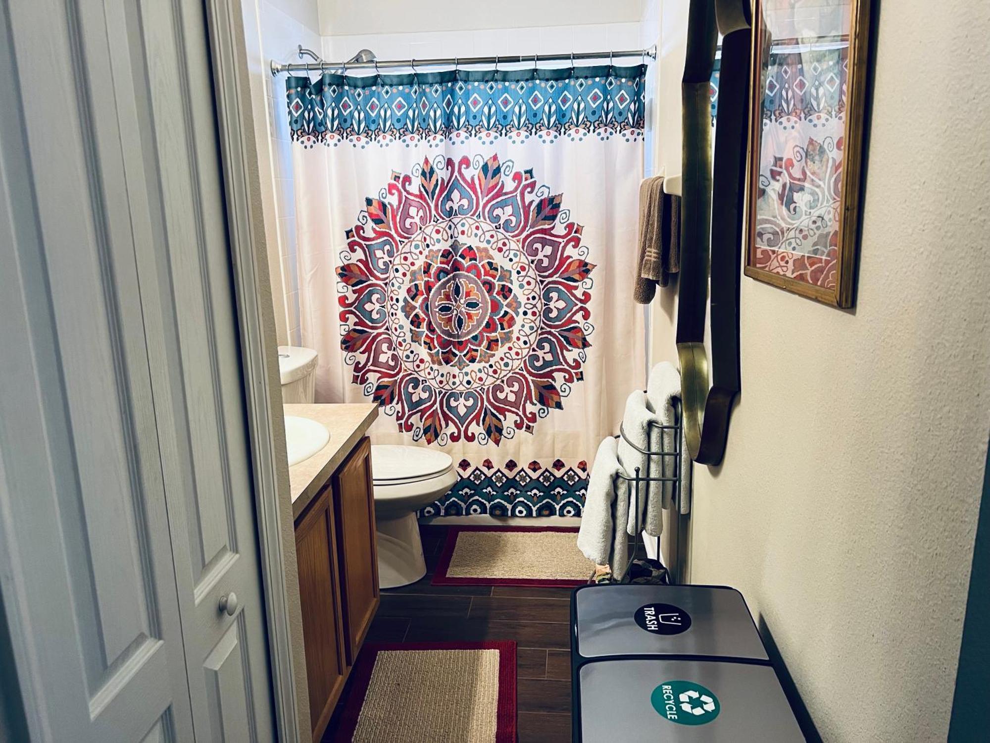 Fl Private 2 Bdrm 1 Bath Common Areas Shared With Host And Cat