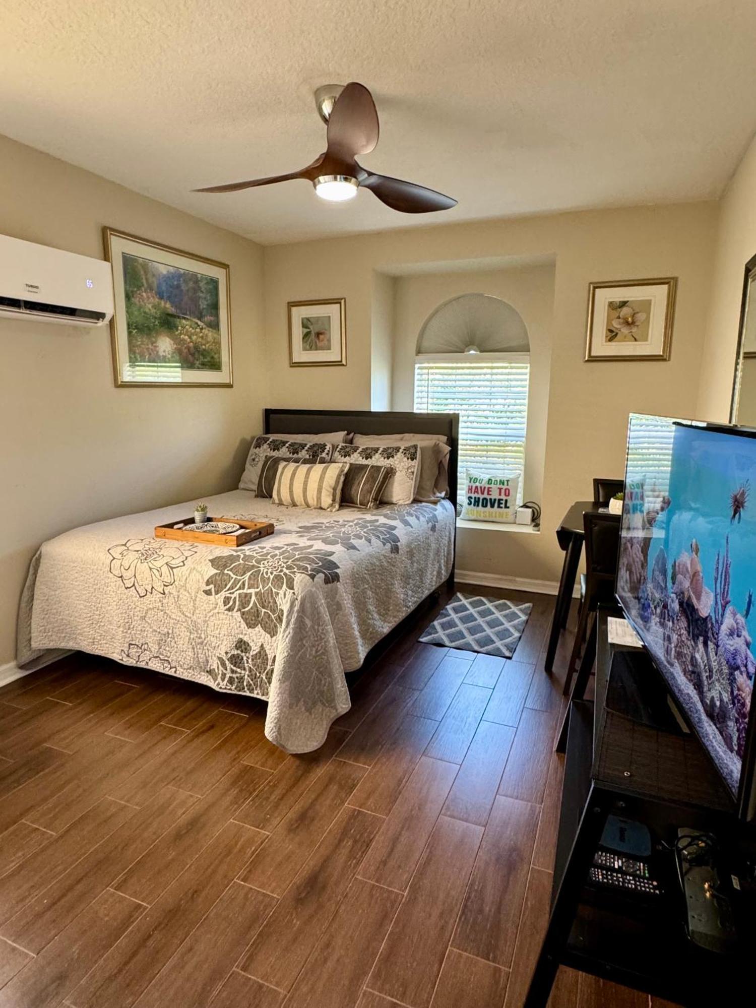 Ruskin Fl 2 Bdrm 1 Bath Suite Host And Cat Share Common Areas Ruskin